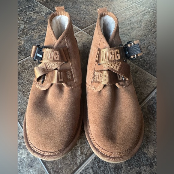 UGG Neumel Quickclick Chukka Slip On Boots- Chestnut Tan M6